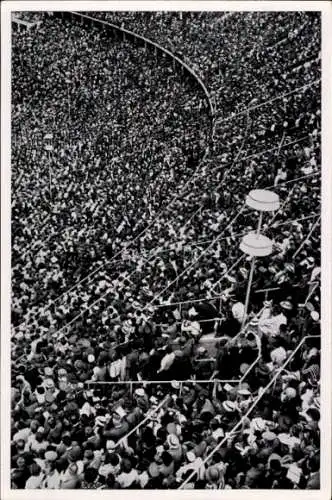 Sammelbild Olympia 1936, Zuschauer im Stadion