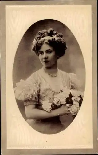 Passepartout Ak Portrait einer jungen Frau