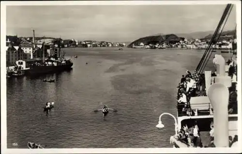 Ak Nordlandet Kristiansund Norwegen, Blick vom Schiff in den Hafen