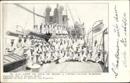 Ak US Amerikanisches Kriegsschiff, Besatzung an Deck, Seeleute