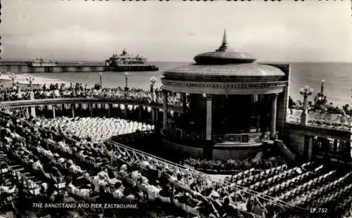 Ak Eastbourne East Sussex England, Musikpavillon, Pier