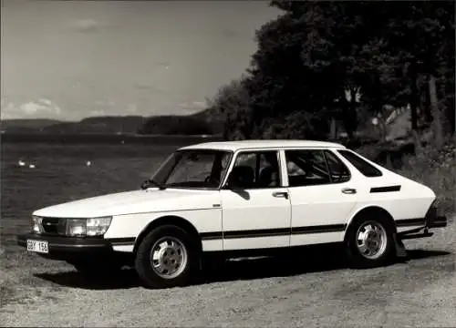 Foto Auto, Saab 900 GLs, Combi-Coupe mit vier Türen