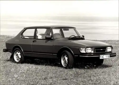 Foto Auto, Saab 83er Modell des Saab 99, Autokennzeichen FAC 118
