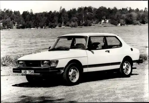 Foto Auto, Saab 99, Zweitürige Limousine, Autokennzeichen LAB 754