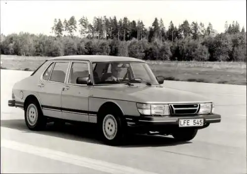 Foto Auto, Saab 900 GLE, Viertürige Limousine, Autokennzeichen LFE 545