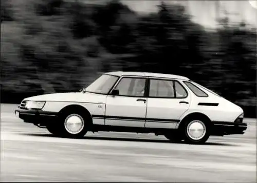 Foto Auto, Saab 900i, fünftürig, Jahr 1988