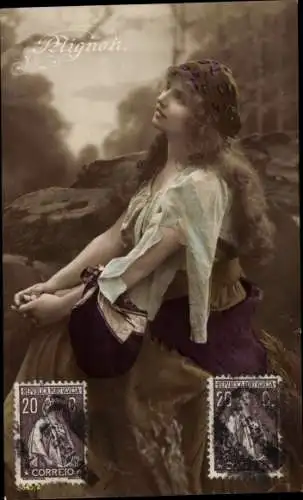 Ak Betende Frau, Portrait, Kopftuch, Wald