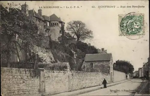 Ak Domfront l'Orne, Rue des Remparts