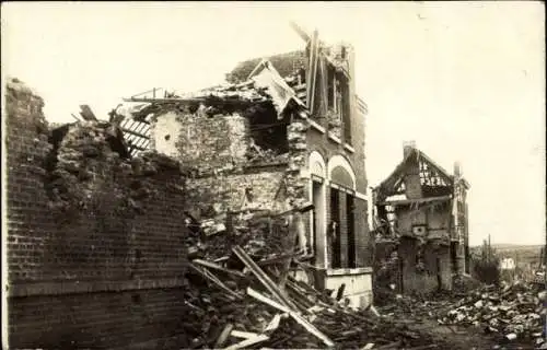 Foto Ak Pas de Calais, Zerschossenes Gebäude, Kriegszerstörungen, I. WK