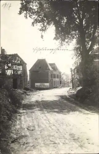 Foto Ak Bièvres Ardennes, Straße, Kriegszerstörungen, I. WK