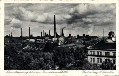 Ak Zabrze Hindenburg Oberschlesien, Abendstimmung über der Donnersmarckhütte