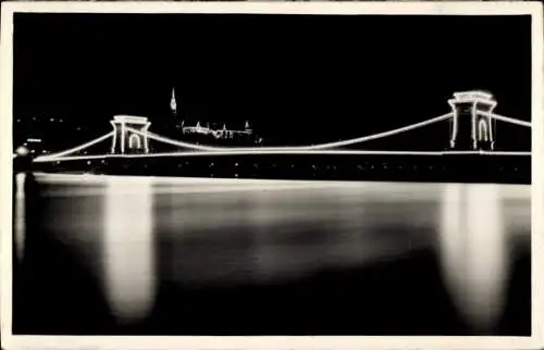 Ak Budapest Ungarn, Kettenbrücke beleuchtet