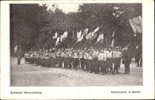 Ak Neerbosch Nijmegen Gelderland, Schuljungen bei der Parade