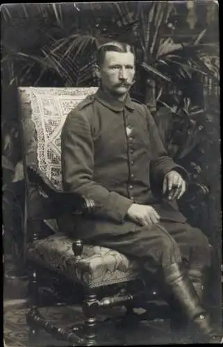 Foto Ak Deutscher Soldat in Uniform, Portrait, Kaiserzeit