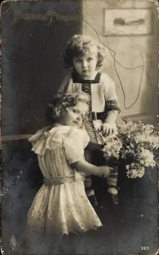 Ak Glückwunsch Pfingsten, Kinder mit Blütenzweigen