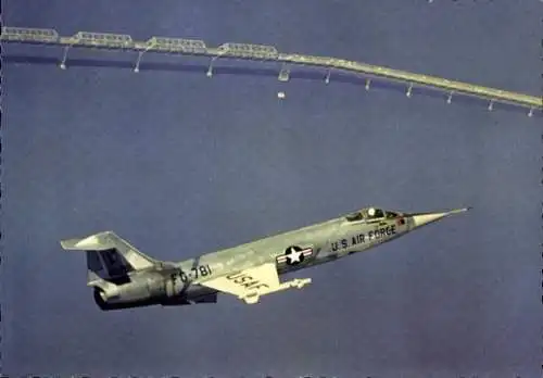 Ak US Amerikanisches Kampfflugzeug, Starfighter Lockheed F 104 A, FG-781, USAF