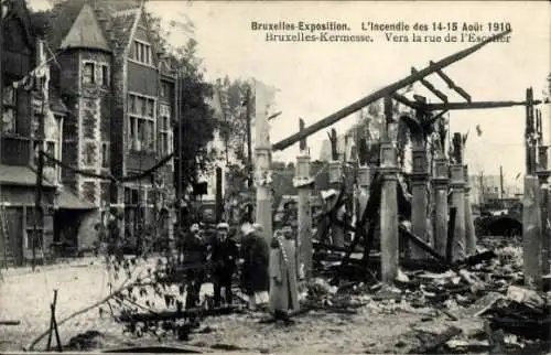 Ak Bruxelles Brüssel, Exposition 1910, Incendie, Kermesse, Vers la rue de l'Escalier, ruines