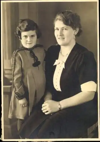 Foto Ak Mutter mit Tochter, Portrait