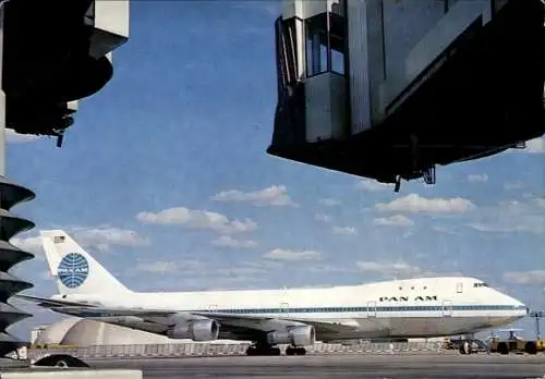 Ak Frankfurter Rhein Main Flughafen, Pan American Passagierflugzeug