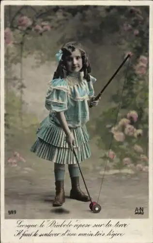 Ak Mädchen spielt mit einem Diabolo