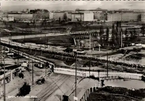 Ak Berlin Tiergarten, Potsdamer Platz, Mauer, VW Bus