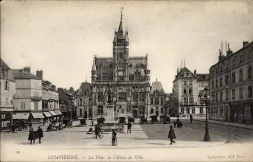 Ak Compiègne Oise, Place de l'Hotel de Ville