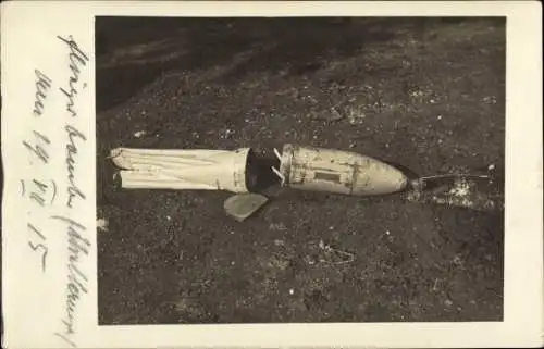 Foto Ak Flieger-Bombe, Kriegsbeute, Jahr 1915