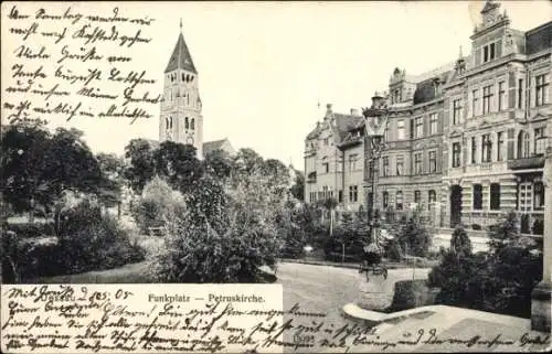Ak Dessau in Sachsen Anhalt, Funkplatz, Petruskirche