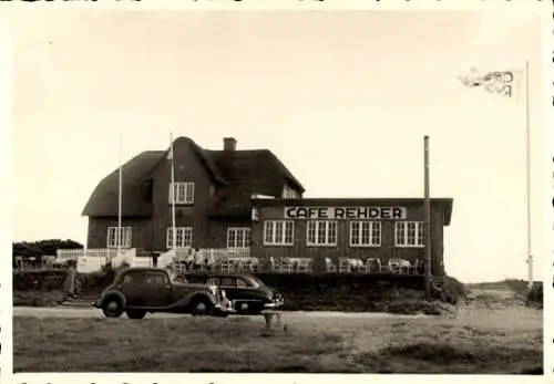 Foto Ak Kampen auf Sylt, Cafe Rehder, Autos