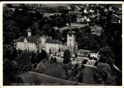 Ak Waldenburg in Sachsen, Schloss, Fliegeraufnahme