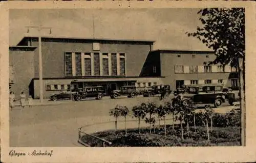 Ak Głogów Glogau Schlesien, Bahnhof, Autos