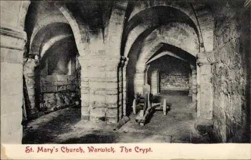 Ak Warwick Warwickshire England, St. Mary's Church, Krypta