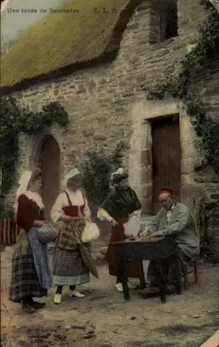 Ak Französische Tracht, Dienstmädchen, Mann am Tisch