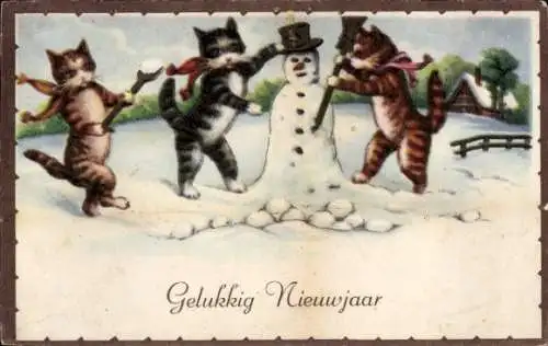 Ak Glückwunsch Neujahr, Katzen bauen einen Schneemann