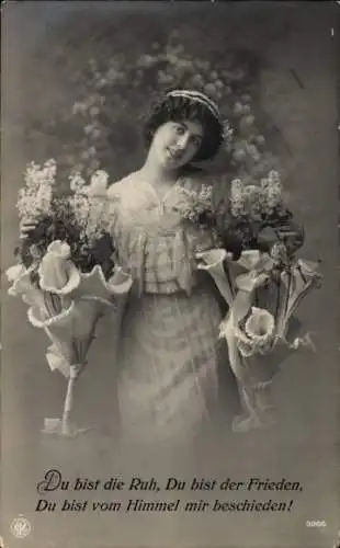 Ak Du bist die ruh, Du bist der Frieden, Frau mit Blumensträußen