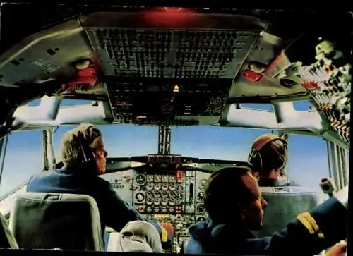 Ak Deutsches Passagierflugzeug, Lufthansa, Cockpit, Intercontinental Jet, Piloten