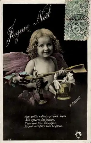 Ak Glückwunsch Weihnachten, Kind mit Engelsflügeln, Puppe, Spielzeuge