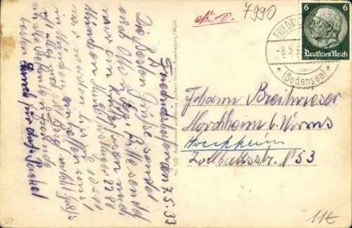 Ak Friedrichshafen am Bodensee, Zeppelin über der Stadt