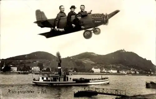 Foto Ak Königswinter am Rhein, Passagiere im Junkers Flugzeug, Dampfer