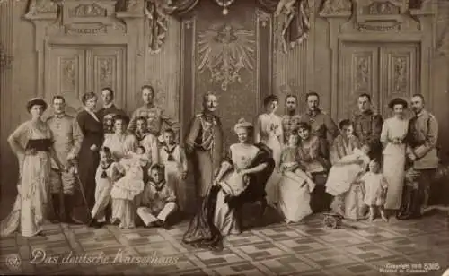 Künstler Ak Das deutsche Kaiserhaus, Wilhelm II, Kaiserin Auguste Viktoria, Kronprinzenfamilie