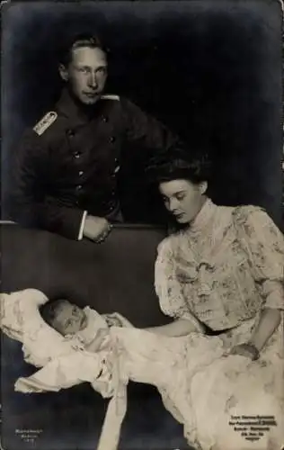 Ak Kronprinzenpaar, Kronprinz Wilhelm von Preußen, Kronprinzessin Cecilie, Prinz Wilhelm