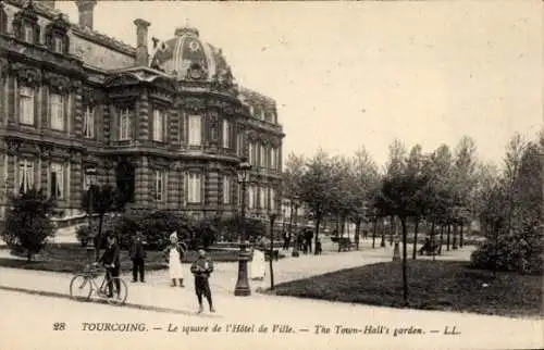 Ak Tourcoing Nord, Square de l'Hotel de Ville