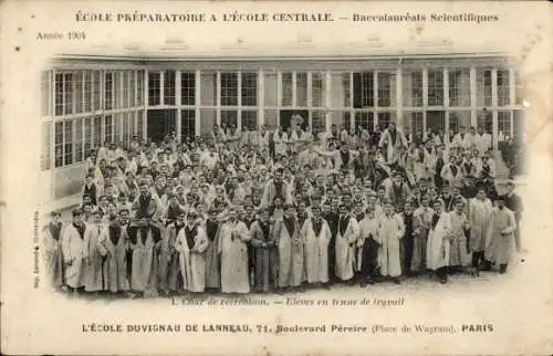 Ak Paris 17. Jahrhundert, Boulevard Pereire, Schule Duvignau de Lanneau, Erholungshof