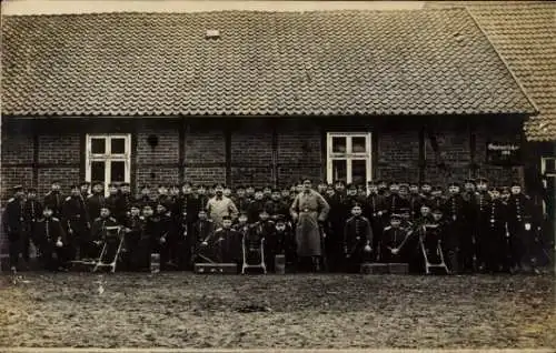 Foto Ak Schneeren Neustadt am Rübenberge, Deutsche Soldaten in Uniform, Maschinengewehr-Kompanie