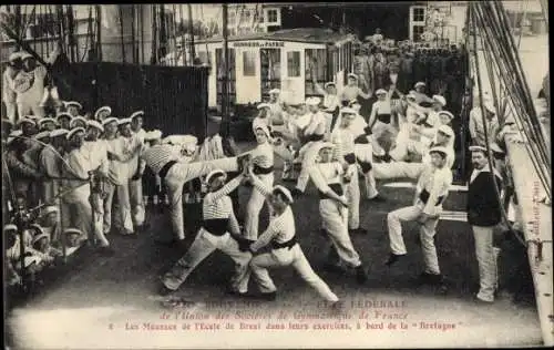 Ak Französisches Kriegsschiff, Bretagne, Seeleute an Deck