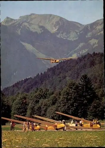 Ak Unterwössen in Oberbayern, deutsche Alpen-Segelflugschule, Segelflugzeuge, Alpenpanorama