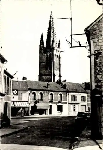 Ak Boran sur Oise, Straßenpartie, Kirchturm