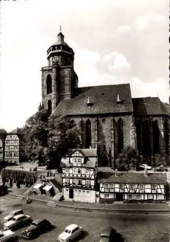 Ak Homberg (Bezirk Kassel) an der Efze Hessen, Marienkirche, Fachwerkhäuser, Autos