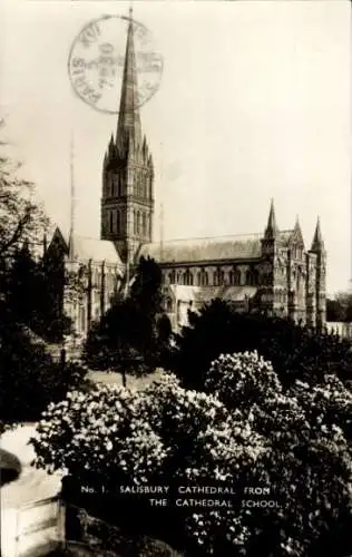 Ak Salisbury Südwestengland, Kathedrale von der Cathedral School