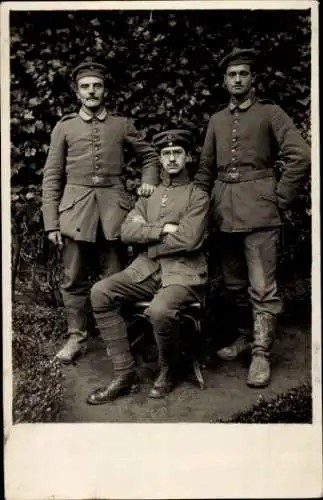 Foto Ak Deutsche Soldaten in Uniformen, I WK